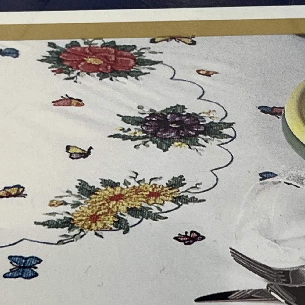 Vintage Bucilla 42568  Wildflowers Tablecloth Stamped Cross Stitch 52
